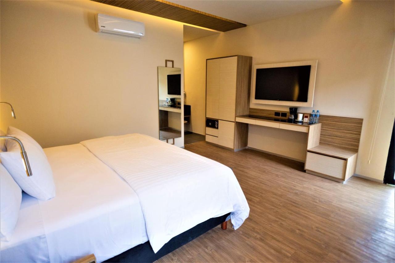 Hotel Plaza By Kavia Merida Exterior photo