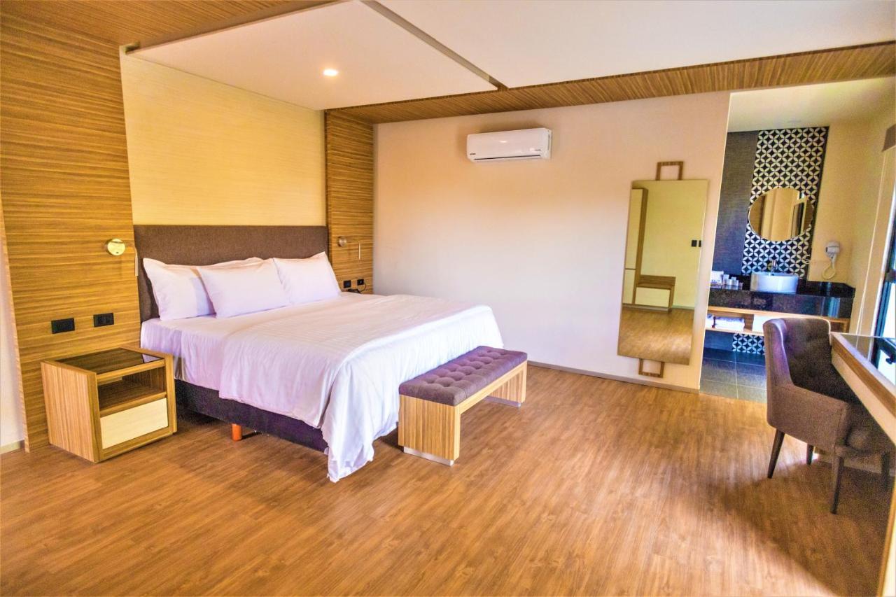Hotel Plaza By Kavia Merida Exterior photo